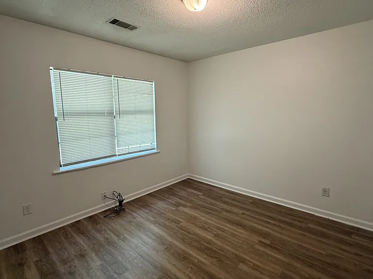 166 Edwards St SE #3 — Photo 6