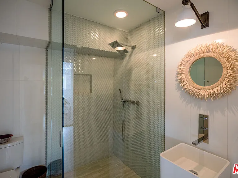 29225 Cliffside Dr — Photo 26