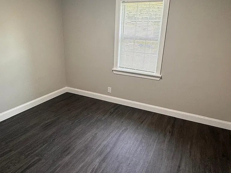 77 Charlotte Dr — Photo 11