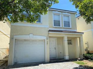 981 SW 15th St, Deerfield Beach, FL 33441