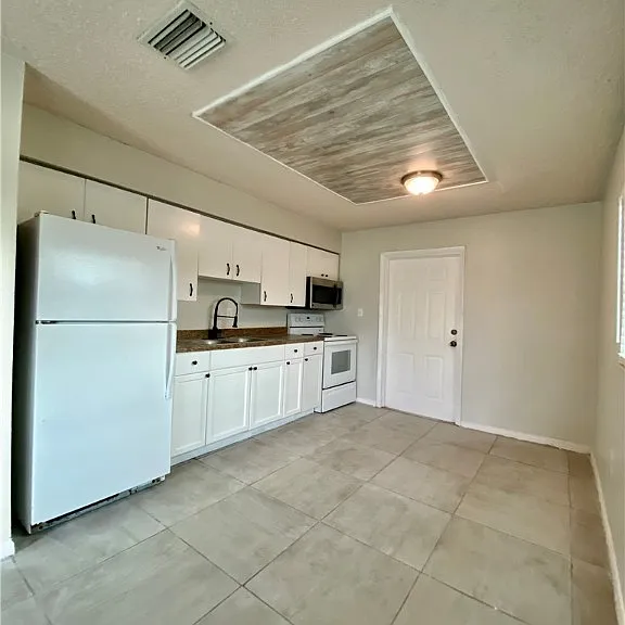 1534 Oak Dr — Photo 6