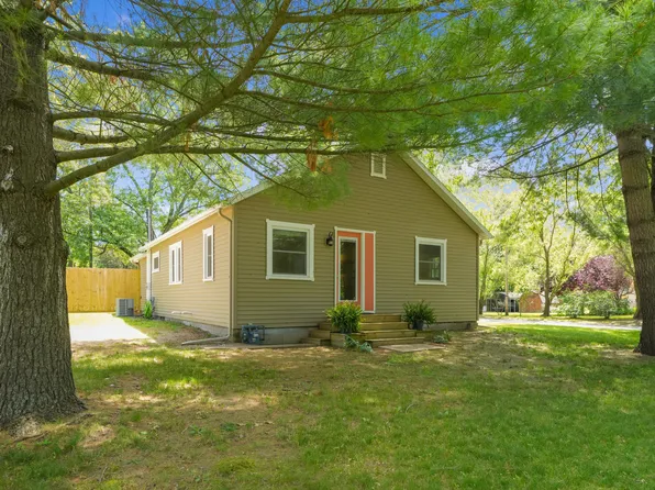 221 Bridge Rd, Allegan, MI 49010