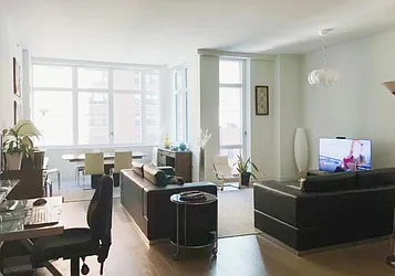 Rented by R New York