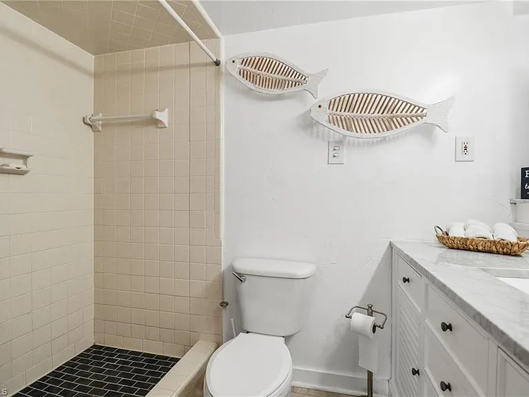 2211 Bayview Rd — Photo 30