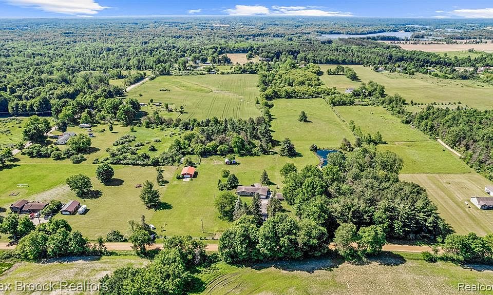 4067 W Barnes Lake Rd, Columbiaville, MI 48421 Zillow