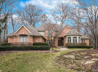 47510 Edinborough Ln, Novi, MI