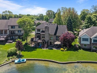 1725 S Shore Dr, Rochester Hills, MI, 48307