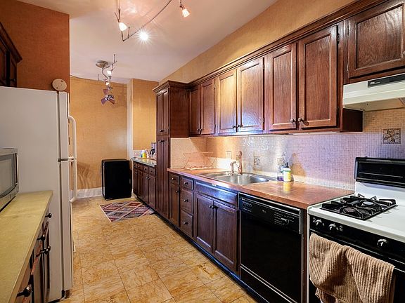 5th image of 5300 S South Shore Dr APT 62