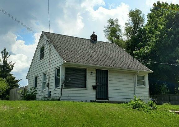 2nd image of 1404 Roselawn Ave