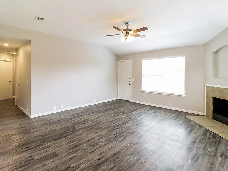 4000 Tuscany Ct — Photo 5