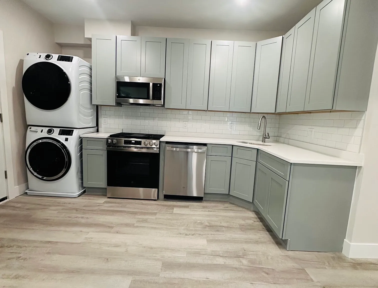 761 Columbia Rd — Photo 1