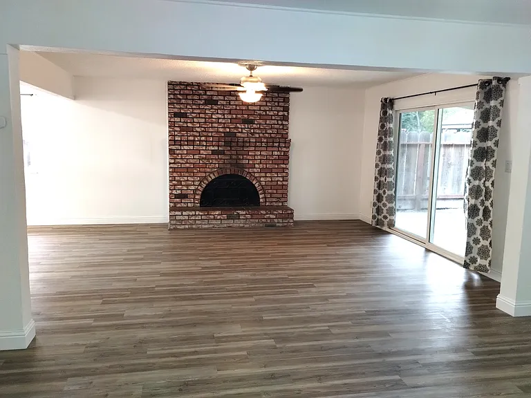 637 Grambling Ct — Photo 17