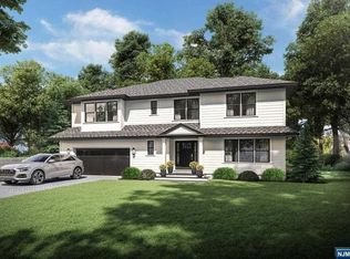 8 Douglas Dr, Cresskill, NJ 07626