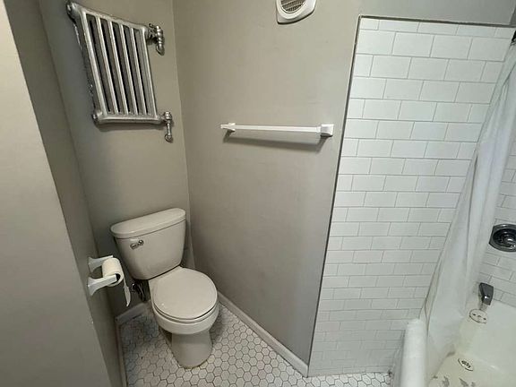 5th image of 1175 Chapel St #602A
