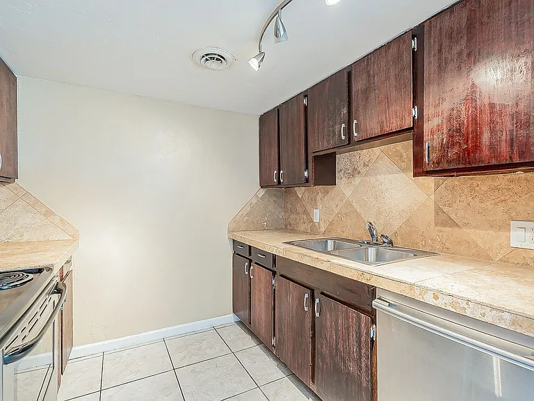1620 N Wilmot Rd #N200 — Photo 20