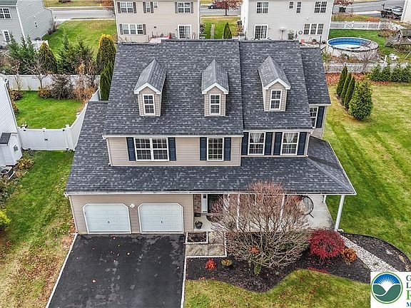3rd image of 1702 Windmill Ln