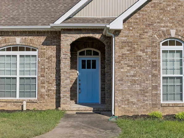 1057 Willow Cir, Clarksville, TN 37043