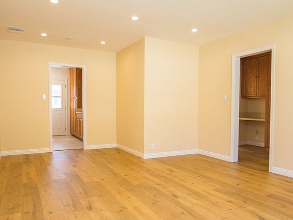 5th image of 2587 N Buena Vista St