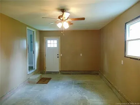 811 Montclair St — Photo 15