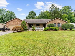 1283 Meadow Ln, Poland, OH