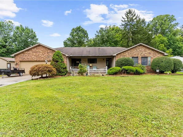 1283 Meadow Ln, Poland, OH 44514