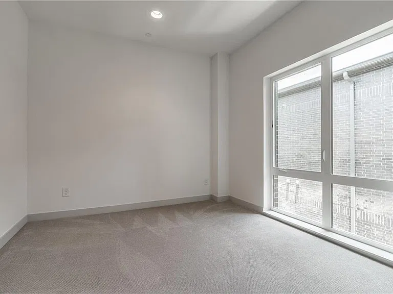 2290 N Fitzhugh Ave #20 — Photo 14