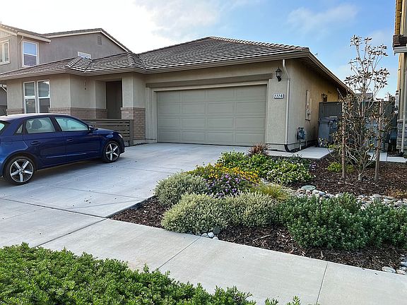 3rd image of 2228 McNary Way
