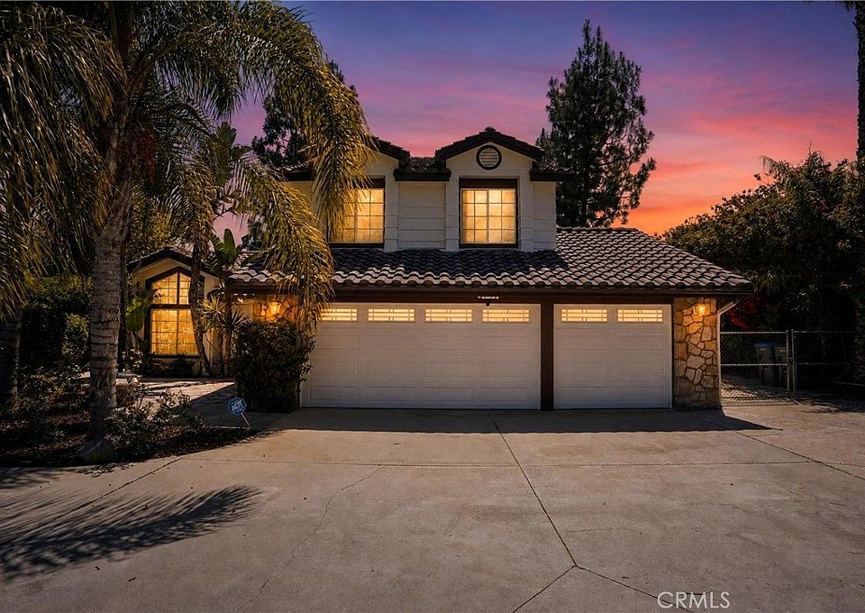 1st image of 2081 Country Hills Ln