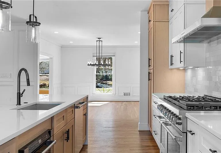 350 Kelson Dr — Photo 14