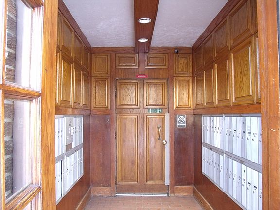 3rd image of 1270 N Marion St #405