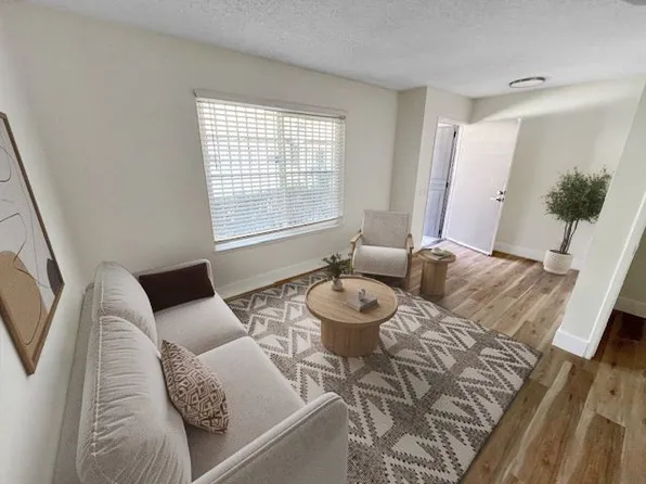 1330 W 57th St #102, Los Angeles, CA 90037