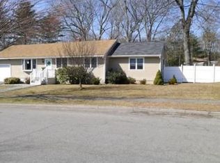 17 Bradford Rd, Peabody, MA 01960