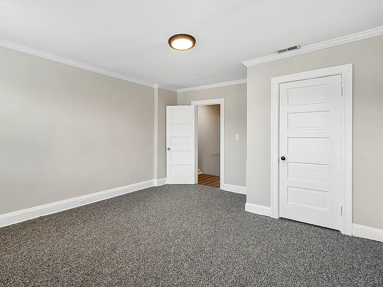 4041 Falls Rd — Photo 16