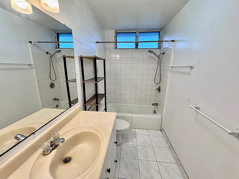 1479 Thurston Ave #305 — Photo 6