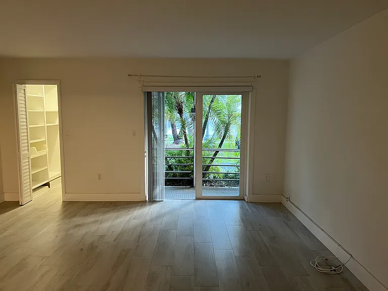 201 Galen Dr W — Photo 4