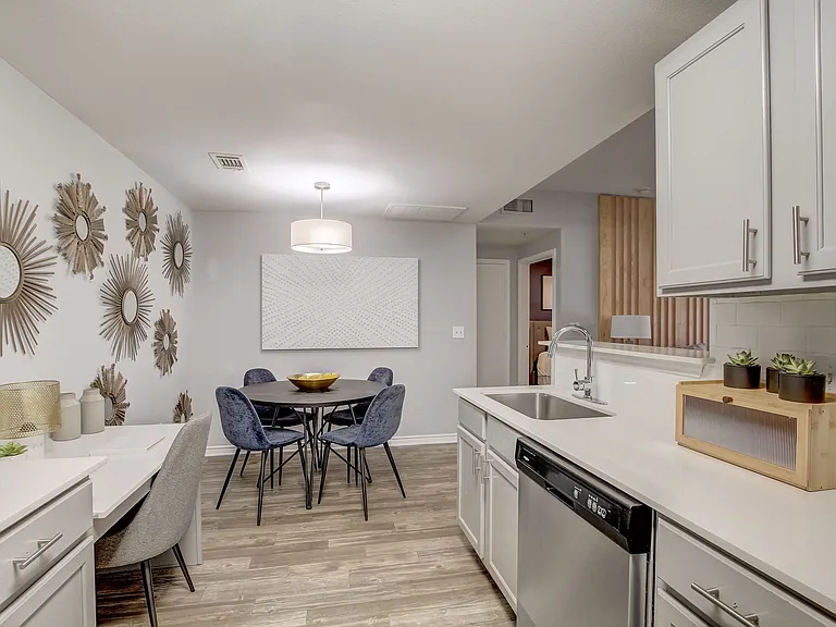 Oasis at Plum Creek Apartments — Photo 26