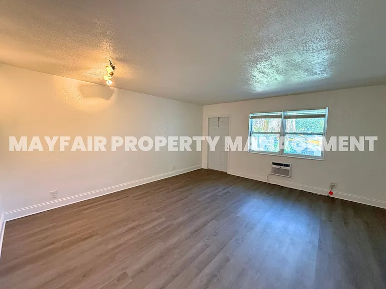 240 SW 8th St #2 — Photo 5