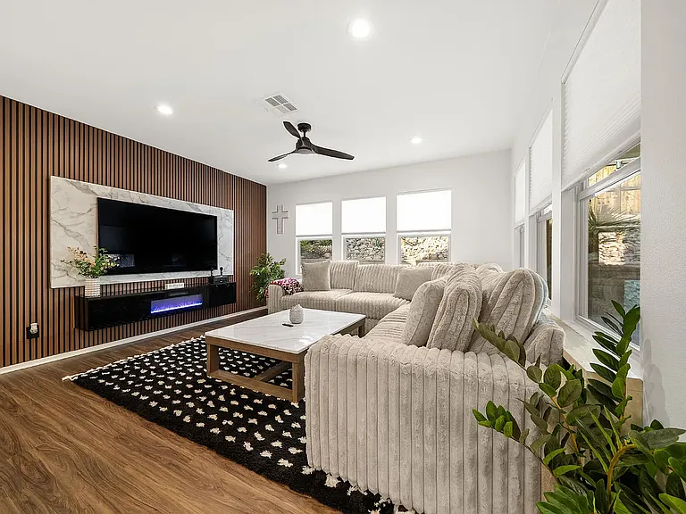 1017 Camino Aldea — Photo 2