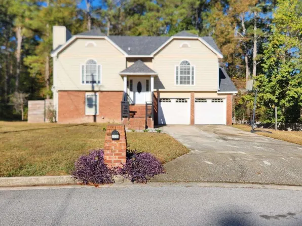 6305 Emerald Pointe Cir, Atlanta, GA 30349