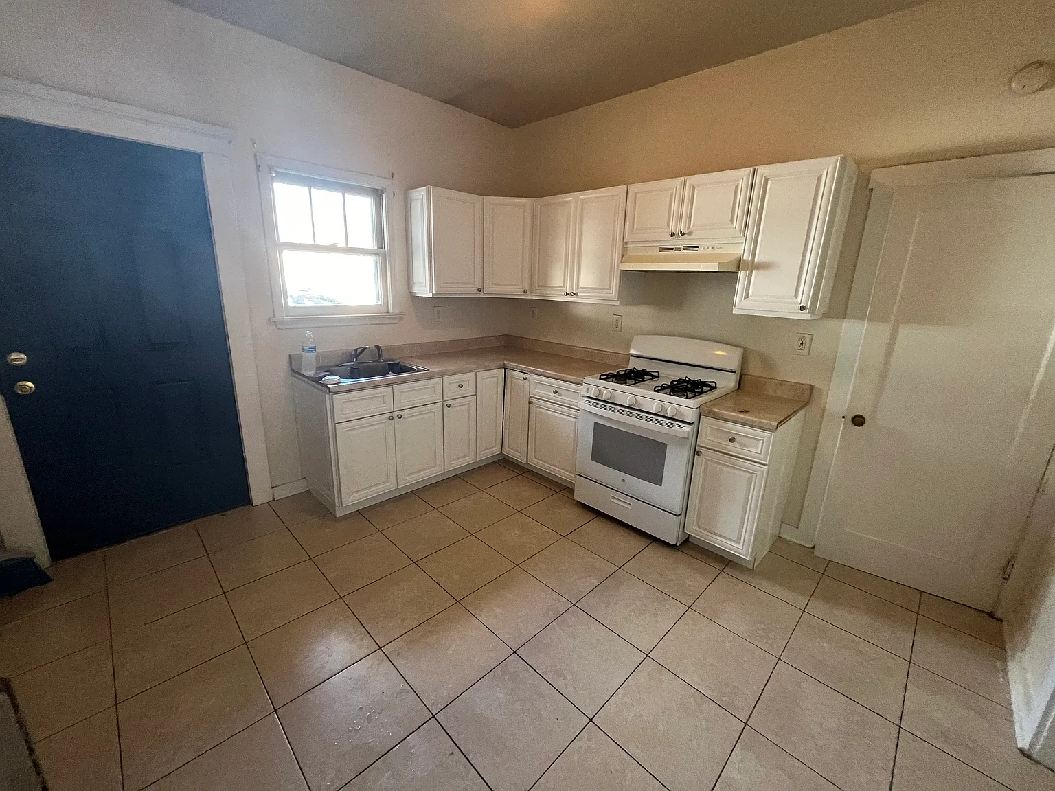 619 Ringwood Avenue — Photo 4
