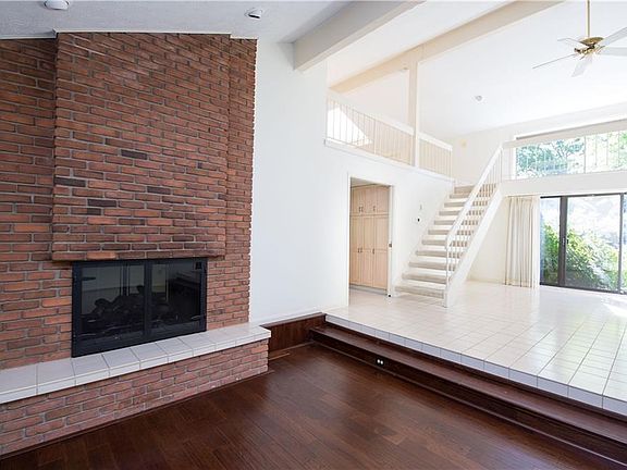 5th image of 420 Willow Cir #11-J