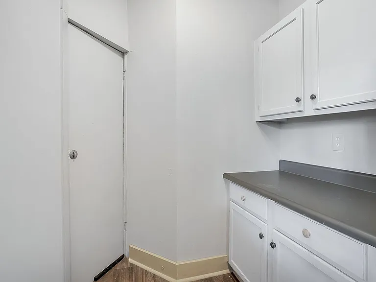 Highland Court II Apartments — Photo 30