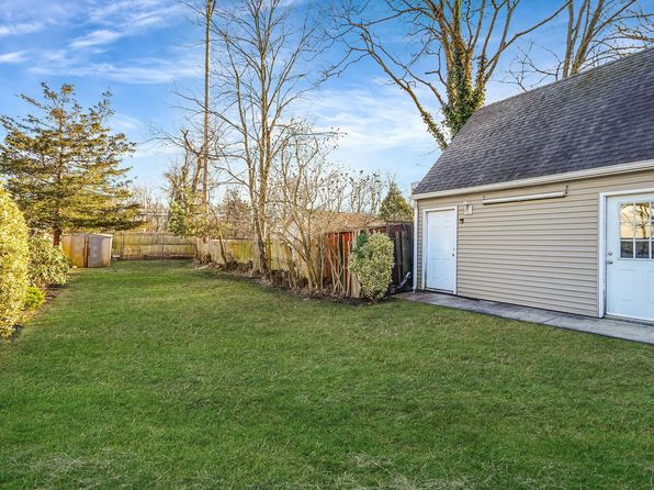 62 Moffitt Boulevard, East Islip, NY 11730
