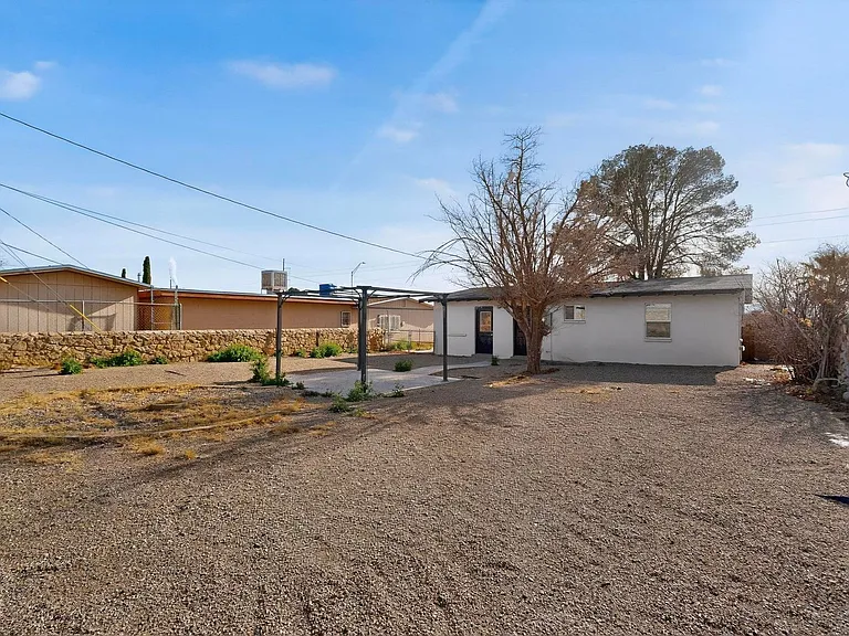6203 Trowbridge Dr — Photo 36