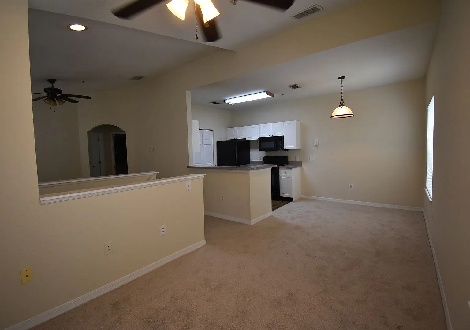 1/1-Crescent Place At Lake Lotus! Available Now! — Photo 3