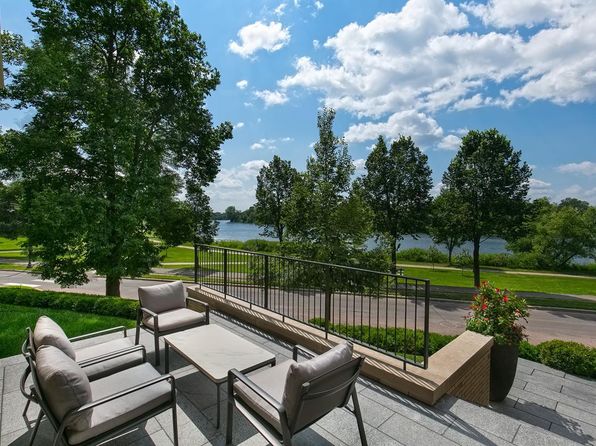 2119 E Lake Of The Isles Pkwy, Minneapolis, MN 55405