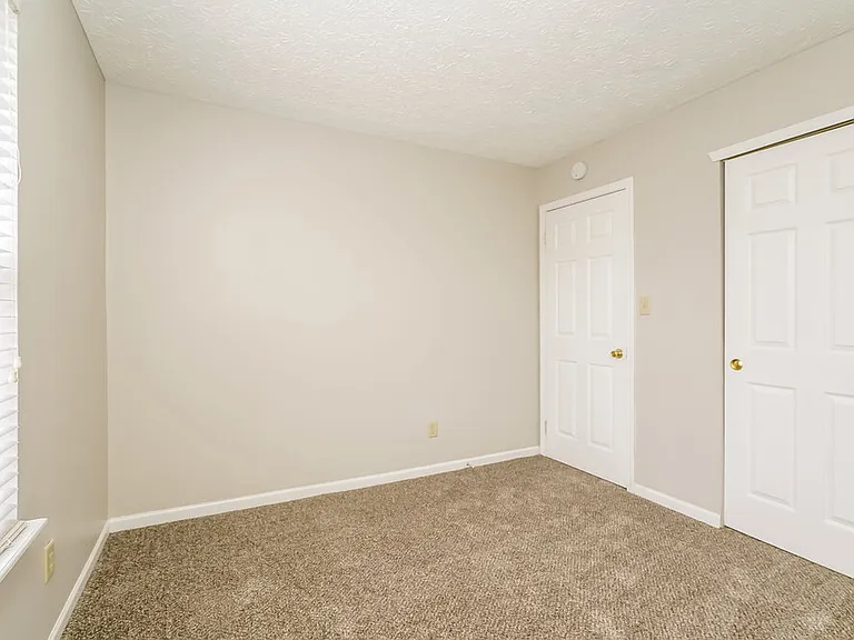 4487 Connaught East Dr — Photo 18