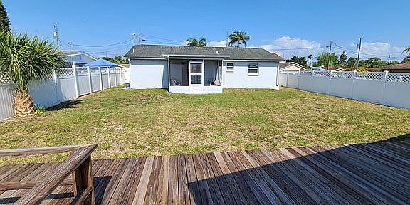 5th image of 13811 Melanie Ave