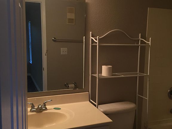 5th image of 3740 Idlebrook Cir APT 212