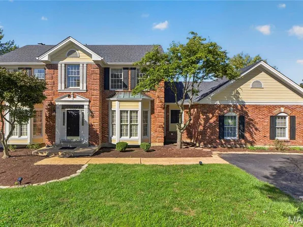 12816 Pelham Estates Dr, Saint Louis, MO 63131